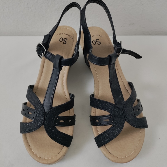 💥FINAL PRICE💥 SO Girls Black Memory Foam Open Toe Sandals Size 4 - Picture 2 of 6